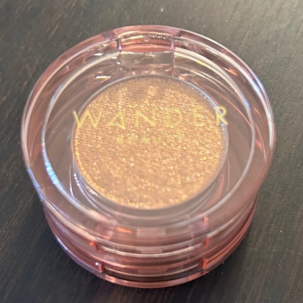 Wander Beauty Double Date eyeshadow duo & That's so Betty eyeshadow.